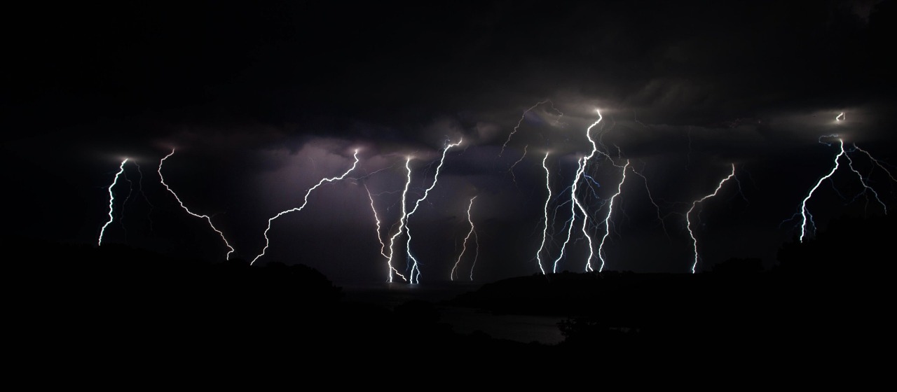 Молния фото черно белые Молния фото черно белые